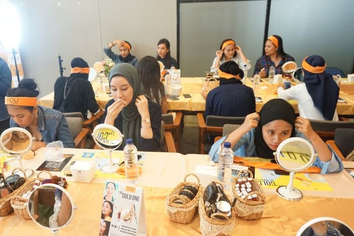 Makeup class di acara Stylo Class X Y.O.U Makeups.