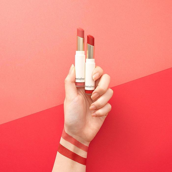 Innisfree Real Fit Velvet Lipstick Rp.152.000.