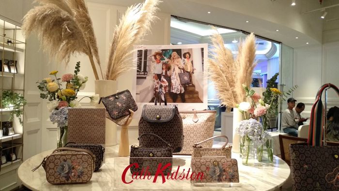 Koleksi Freston, tas berbahan kulit premium terbaru dari Cath Kidston