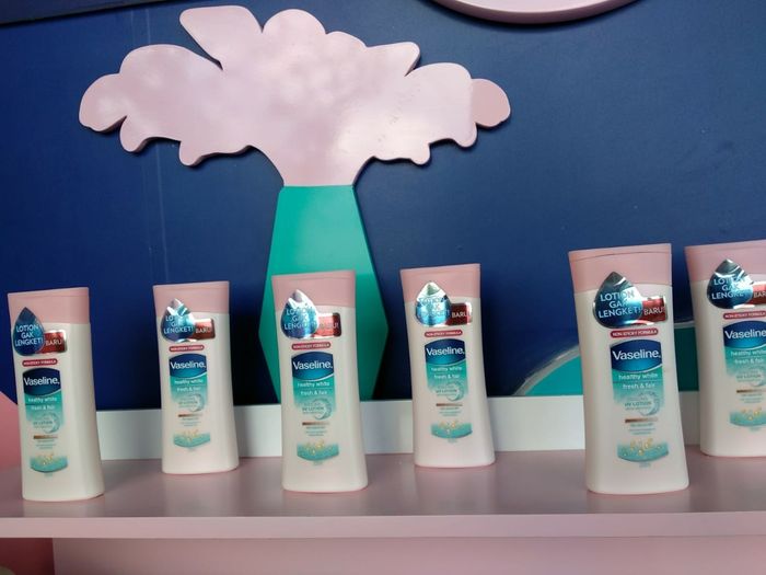 Pilihan Body Lotion Terbaru Untuk Mencerahkan Kulit Tanpa Rasa Lengket Milenial Wajib Tahu Semua Halaman Stylo