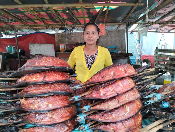 Unlocking the Flavors of Minahasa: A Comprehensive Guide to Cooking Authentic Cakalang Fufu Asap