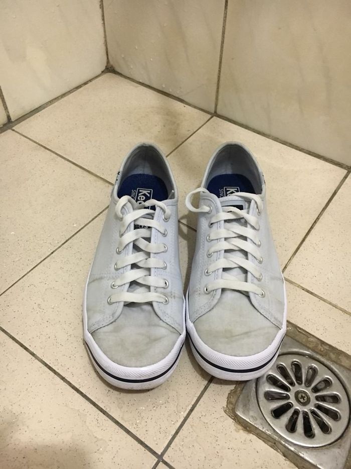 Cara Membersihkan Sepatu Kanvas Putih Yang Menguning Goreng