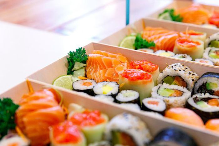 Суши суши игрушка. Манеж суши. Дети и роллы. Суши на ужин. Sashimi косметика.