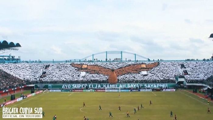 Kreativitas Brigata Curva Sud pendukung PSS Sleman.