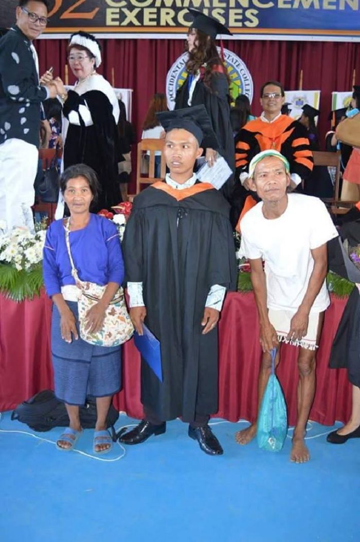 30 Ide Baju Orang Tua Saat Wisuda Cerita Wisuda
