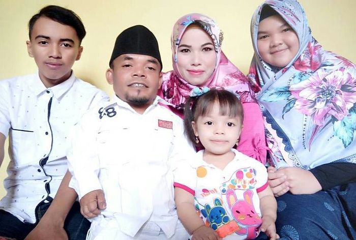 Ucok baba dan keluarga