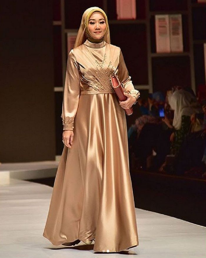 Penampilan Atalia saat berjalan diatas catwalk