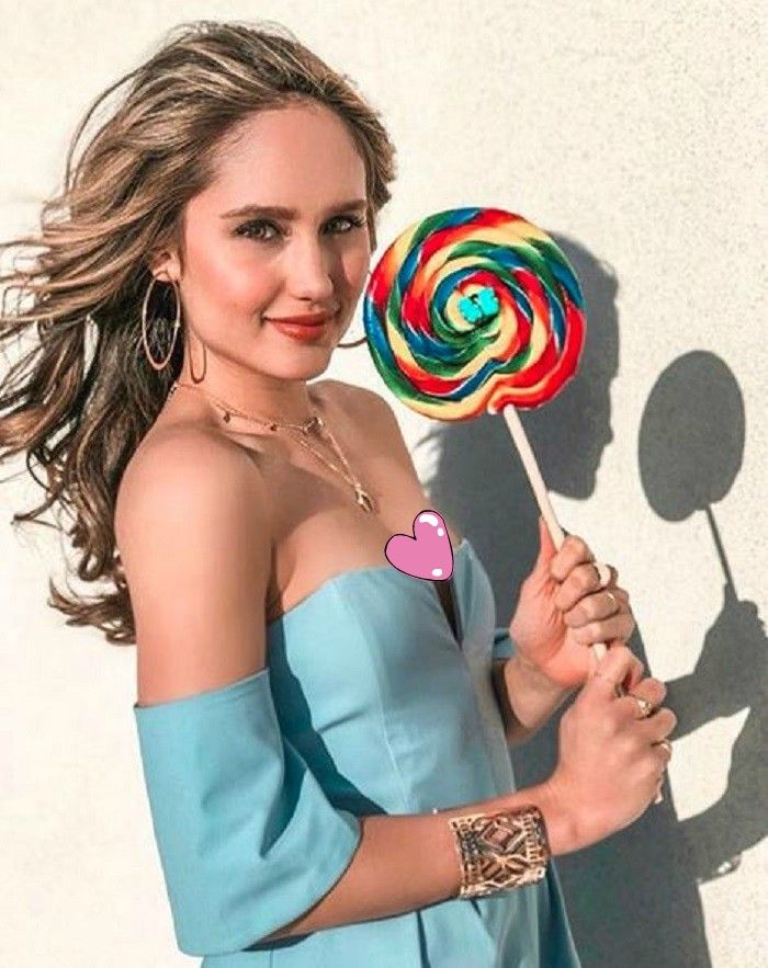 Foto berani Cinta Laura