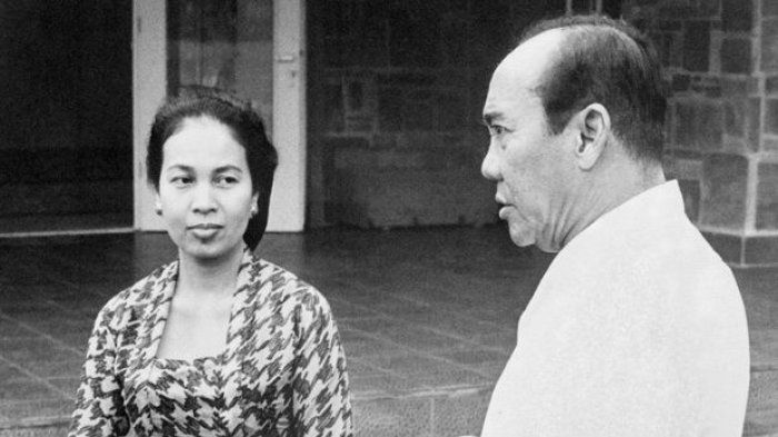 Hartini dan Soekarno.