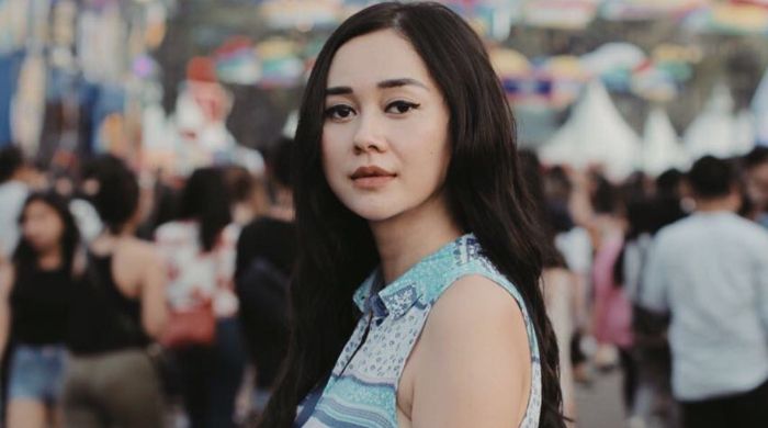 Aura Kasih pernah menjadi salah satu korban penipuan. Aura Kasih mengaku kehilangan saldo Gopay miliknya hingga Rp 11 juta.