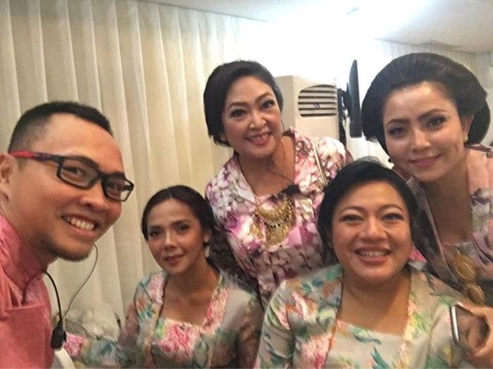 Mayangsari Bersama Keluarga Cendana