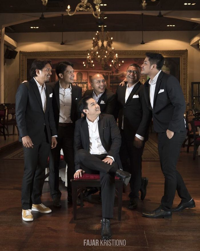 Anggota laki-laki geng Kepompong