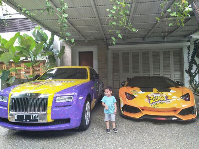 Koleksi mobil mewah Raffi Ahmad