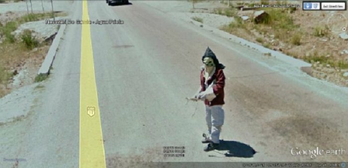 


Foto-foto menyeramkan yang tertangkap oleh Google Maps