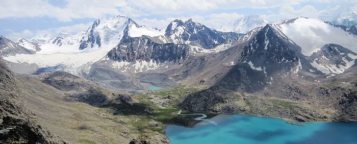 Pegunungan Kirgistan.