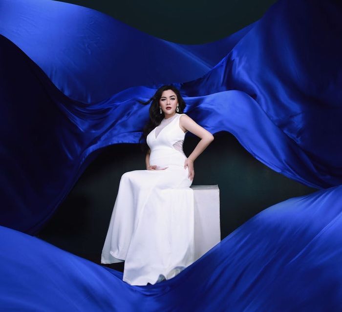Vicky Shu jalani maternity photoshoot