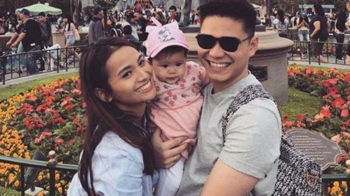 Acha Septriasa dan Vicky Kharisma bersama anak