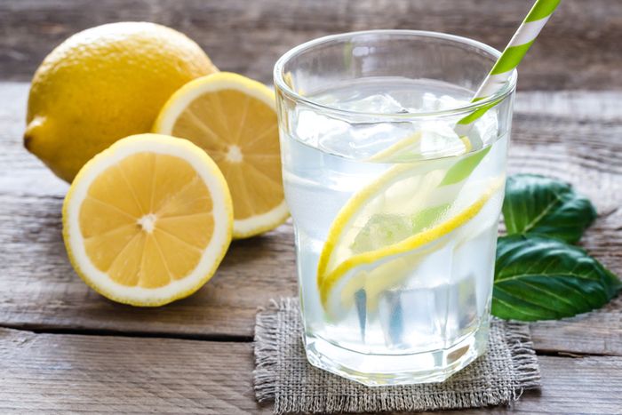 Jus dari sebuah lemon dapat menyediakan 40 persen kebutuhan vitamin C harian Anda.