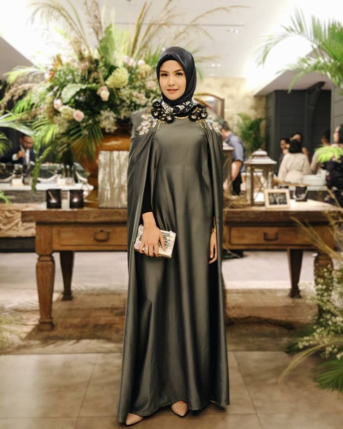 3 Ootd Fashion Hijab Ala Revalina S Temat Inspirasi Buat Outfit