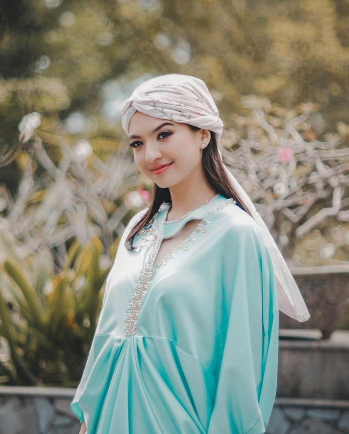 Gaya Hijab Turban ala 3 Seleb Cantik Ini Cocok untuk 