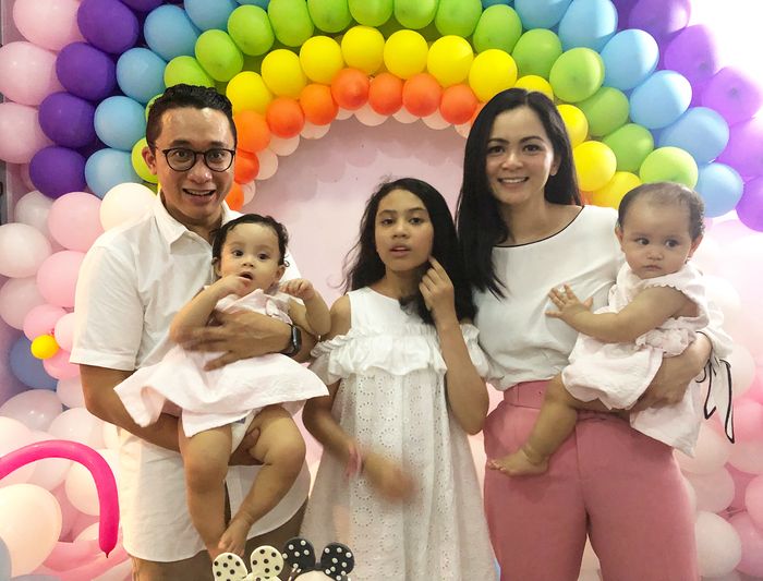 Bayu Oktara dan keluarganya