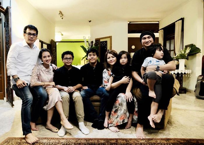 Wina Natalia Dan Wishnutama Menikah - Kece Abis! Wina Natalia dan Keluarga Wishnutama Hadiri ... - Wina natalia, gista putri, wishnutama, 7 bulanan, hubungan baik.