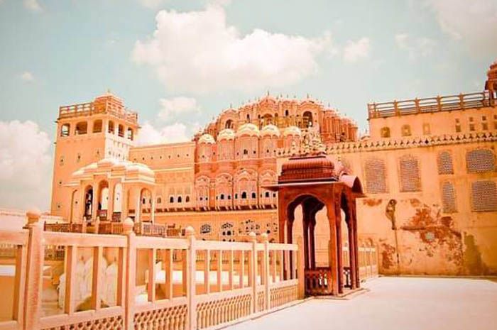 Hawa Mahal Istana Megah di India, Penjara Bagi Para Wanita