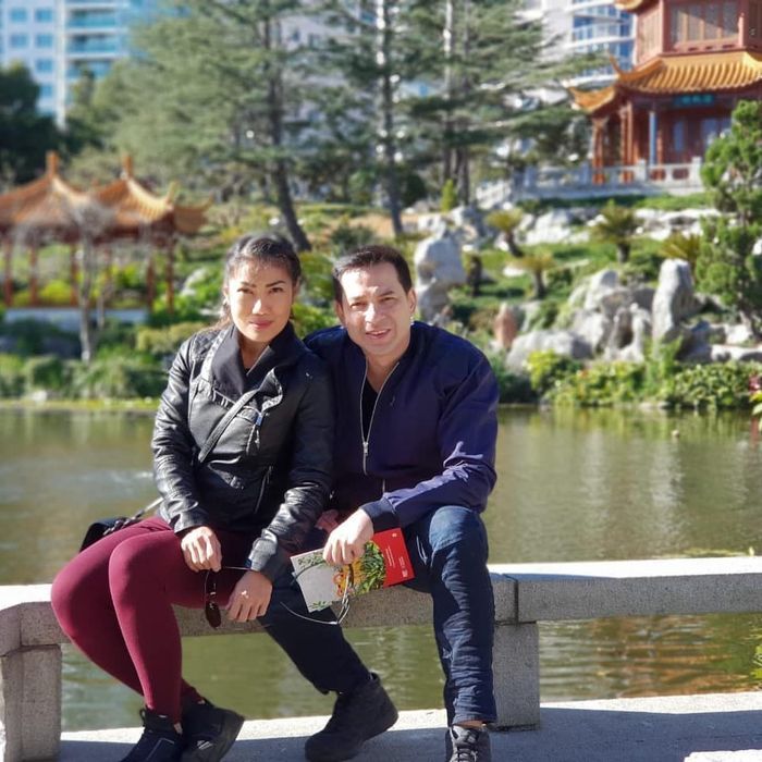 Sang istri, Inge Anugrah berprofesi sebagai trainer dan influencer