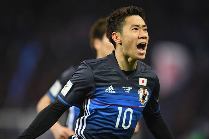 SAITAMA, JAPAN - MARCH 28: Shinji Kagawa of Japan celebrates scoring the opening goal during the 2018 FIFA World Cup Qualifier match between Japan and Thailand at Saitama Stadium on March 28, 2017 in Saitama, Japan.  (Photo by Atsushi Tomura/Getty Images)