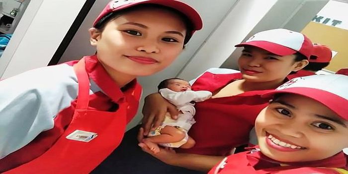 Seorang bayi malang dibuang di luar restoran, pelayan wanita ini lakukan tindakan yang tak terduga.
