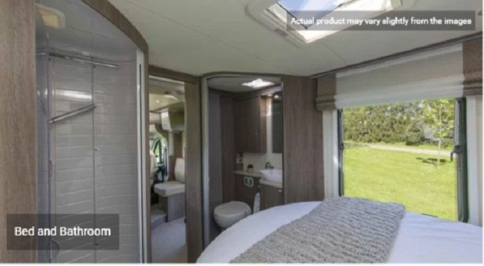 Kamar mandi dan toilet di dalam kamar tidur