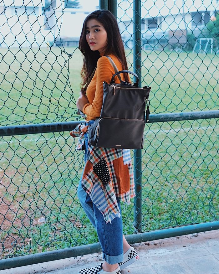 Intip Gaya Busana Febby Rastanty Dengan Gothic Fashion Style