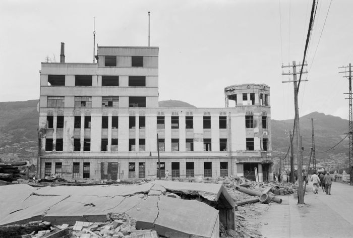 Foto kota Hiroshima setelah dijatuhi bom atom