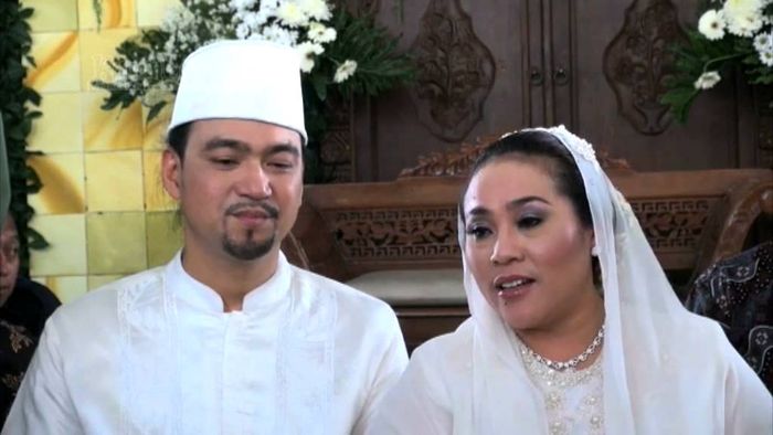 Pernikahan Nunung dengan Iyan Sambiran