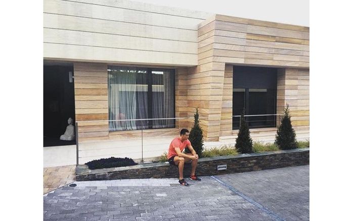 Selain Ronaldo Dan Messi Intip 5 Rumah Pesepakbola Dunia Yang Paling Mahal Dan Mewah Semua Halaman Nakita