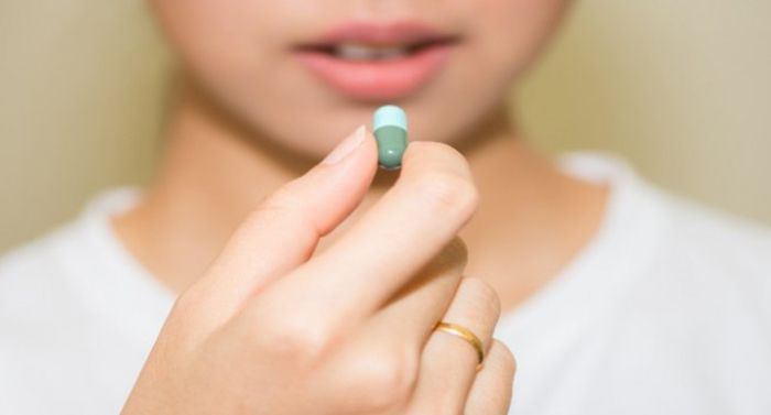 Minum obat tanpa air akan mendatangkan masalah kesehatan dan mengurangi efektivitas obat.
