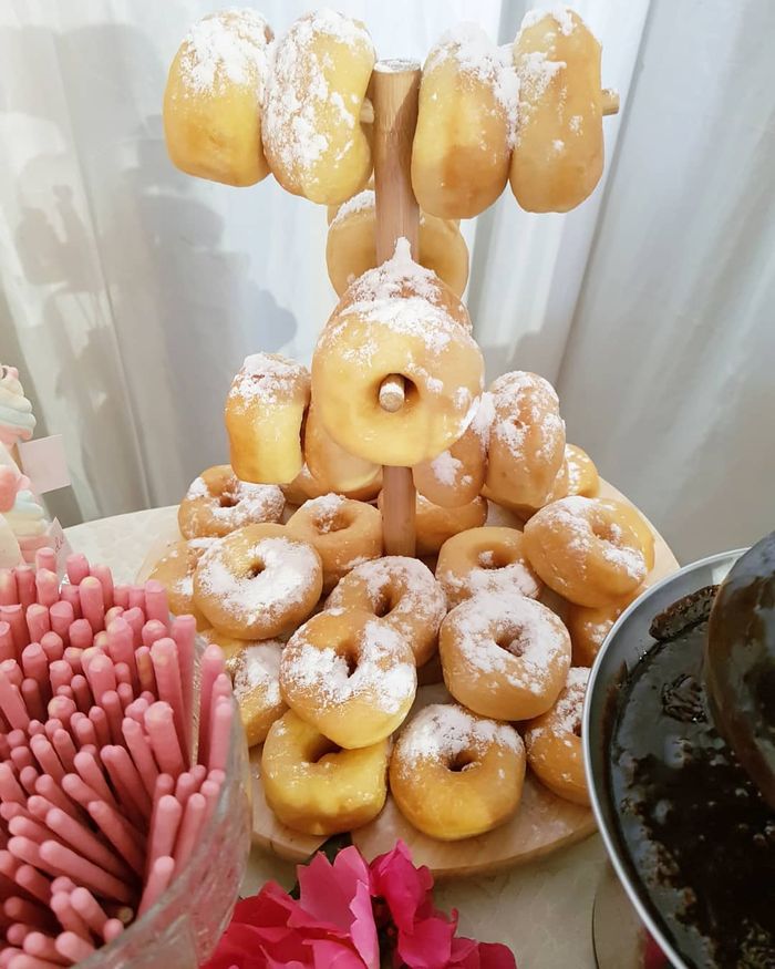 Begini Tips Menata Meja Makan ala Acara Lamaran Tasya ...