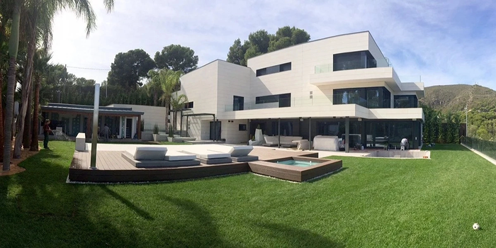 Rumah Lionel Messi Tampak Luar