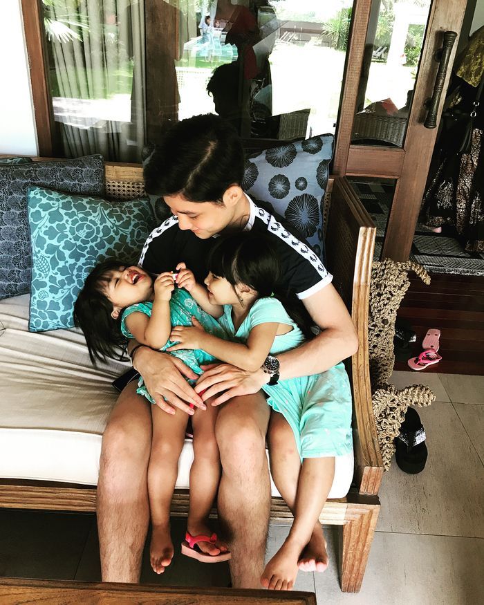 Teuku Rasya dan adik-adiknya
