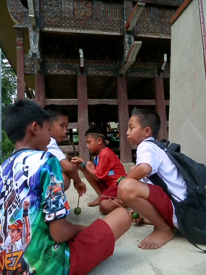 Gasing dari Jambu Biji Kreasi Anak Toraja, Mau Coba? Bobo