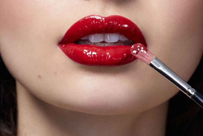 Gunakan Lip Gloss