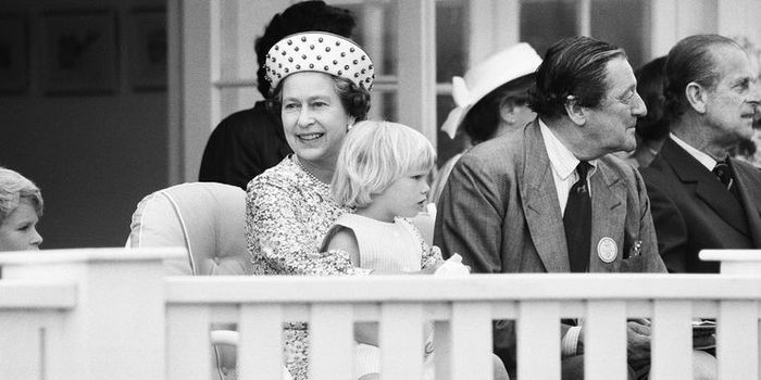 24 Foto Ratu Elizabeth dari Tahun ke Tahun, Ada Pangeran Harry Saat