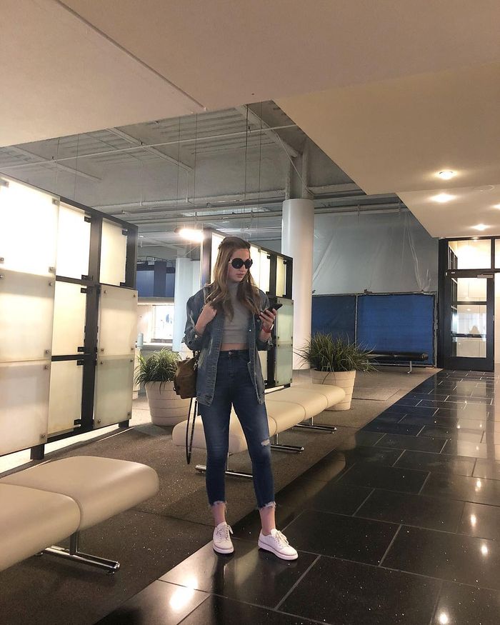 3 Ootd Hot Mom Dengan Padu Padan Ripped Jeans Gayanya Nggak Kalah Keren Dari Abg Grid Id 3 Ootd Hot Mom Dengan Padu Padan Ripped Jeans Gayanya Nggak Kalah Keren Dari Abg Grid Id