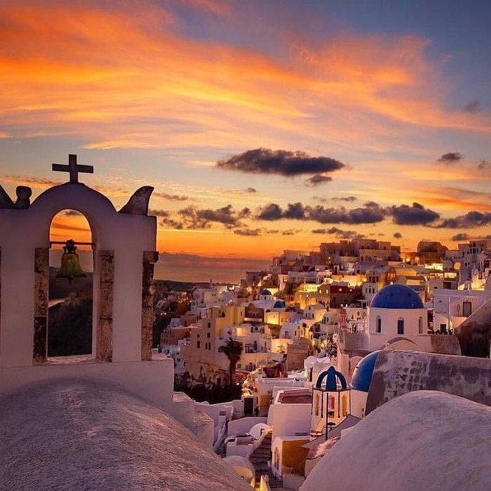  Santorini saat senja