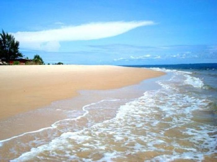 Pantai Pointe Denis.