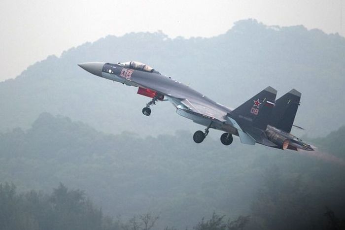 Jet tempur Sukhoi Su-35.