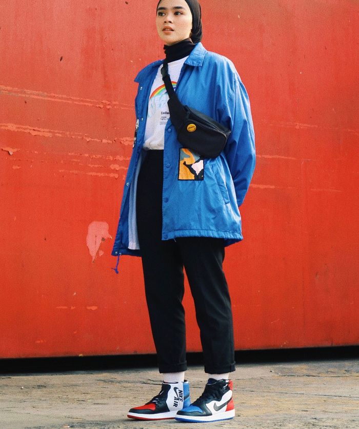 Inspirasi Gaya Fashion Sporty ala Sivia Azizah dengan Hijab Turban yang