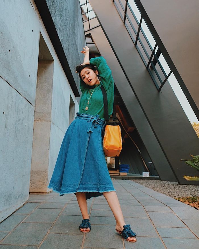 Febby Rastanty Tampil Feminin Kenakan Midi Skirt Contek Gayanya Dengan Pilihan Busana Di Bawah Harga 400 Ribu Rupiah Yuk Semua Halaman Stylo Febby Rastanty Tampil Feminin Kenakan Midi Skirt Contek Gayanya Dengan Pilihan Busana Di Bawah Harga 400 Ribu Rupiah Yuk Semua Halaman Stylo