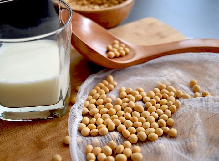 Susu Sapi Bisa Menambah Kepadatan Tulang, Apakah Minum Susu Kedelai