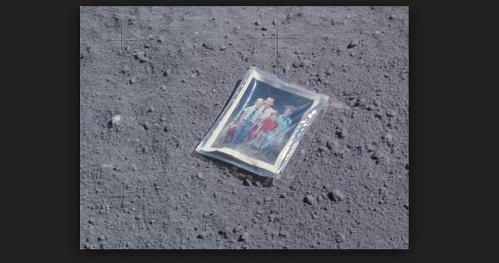 Foto keluarga astronaut ditemukan di angkasa luar
